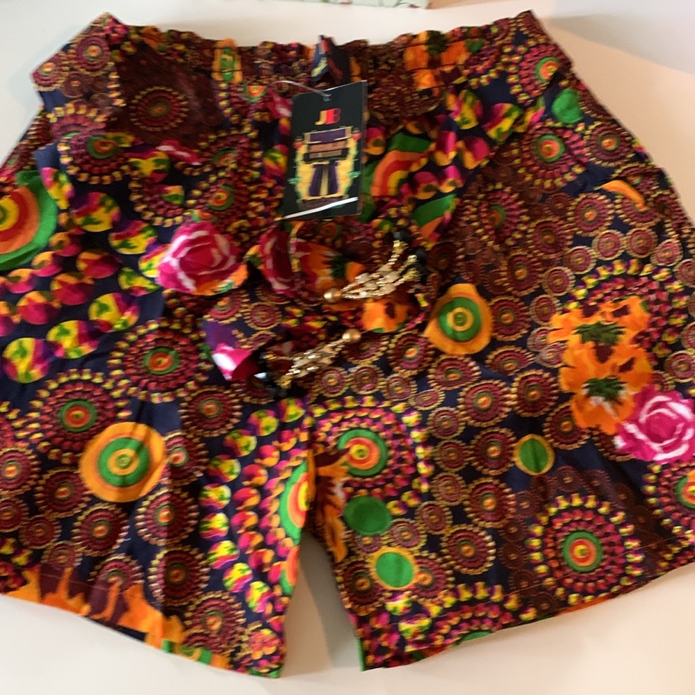 Vibrant Patterned Shorts - Picture 2 of 7